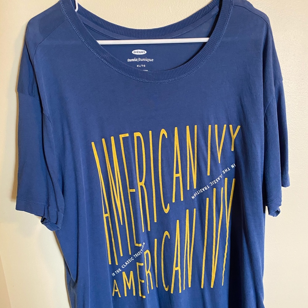 Old Navy graphic t-shirt